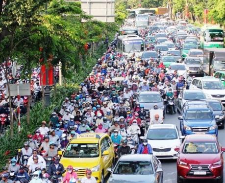 Cấm xe tải lưu thông trên đường kết nối vào sân bay Tân Sơn Nhất: Doanh nghiệp lên tiếng