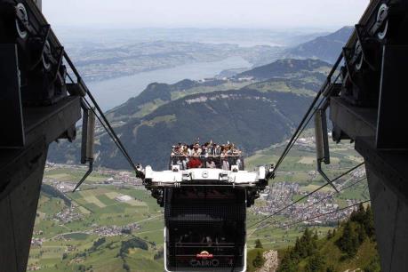 Tin mới nhất về những người bị kẹt trên cáp treo tại Pháp