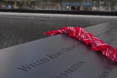 Người hùng và chiếc khăn đỏ trong thảm kịch 11/9 