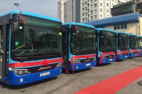 Hà Nội: Lần đầu tiên tuyến 36 sử dụng xe buýt mới hiện đại