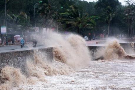 Dự báo thời tiết đêm nay và ngày mai: Các tỉnh Quảng Bình-Quảng Ngãi có gió giật cấp 9-10