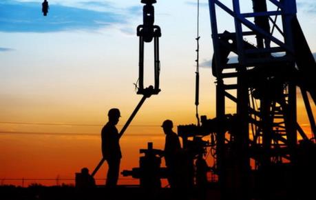 Giá dầu thế giới đi lên bất chấp dự báo sản lượng của các nước ngoài OPEC tăng