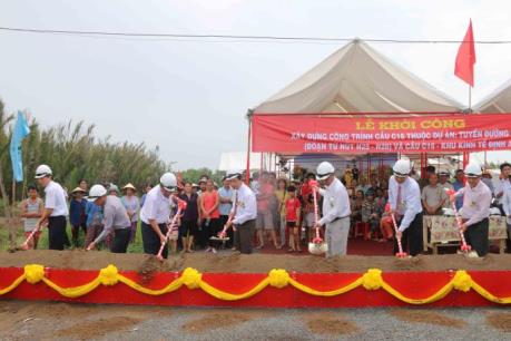 Hơn 330 tỷ đồng xây dựng cầu Khu kinh tế Định An