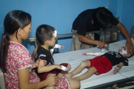 Nổ bóng bay đêm Trung thu, 9 người nhập viện cấp cứu