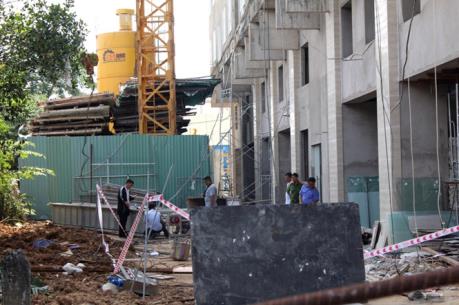 Tuột vận thăng ở chung cư, hai công nhân thương vong