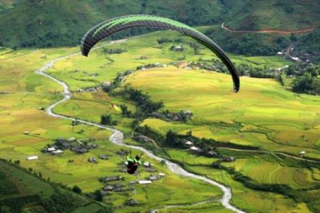 Khai mạc Festival dù lượn đèo Khau Phạ lần thứ 5