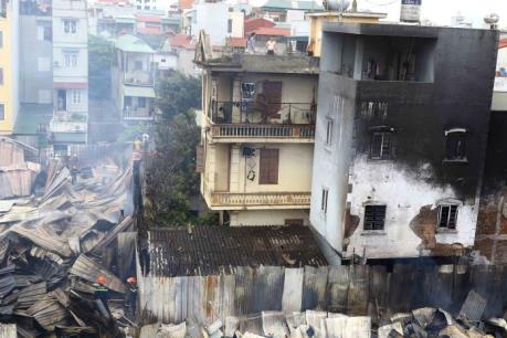 Hà Nội: Cháy lớn tại khu nhà tạm ở ngõ 398 phố Trương Định