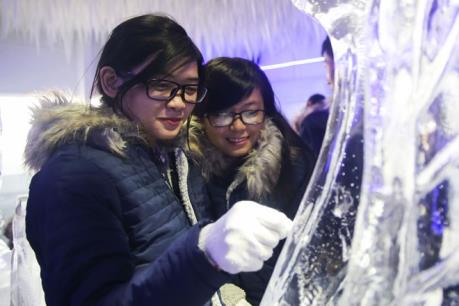 Độc đáo cà phê băng giữa lòng thành phố