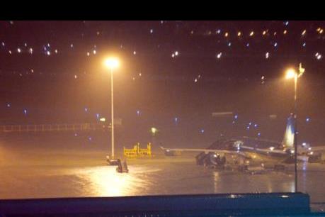 Trận mưa chiều 26/9 đã "nhấn chìm" giao thông Tp. Hồ Chí Minh như thế nào?