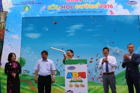 Vinamilk khởi động chương trình sữa học đường năm học 2016-2017