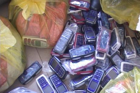 Hải quan Lào Cai bắt giữ hơn 700 chiếc điện thoại Nokia nhập lậu