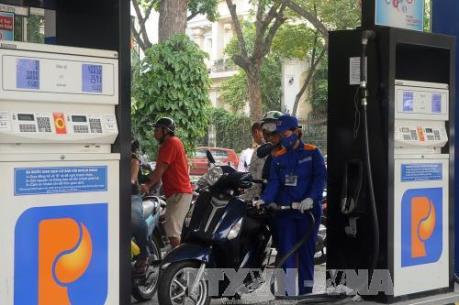 Petrolimex khuyến mại 300 - 400 đồng/lít xăng