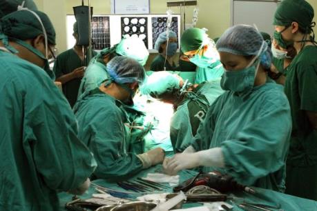 Thực hiện thành công ca phẫu thuật dị dạng sọ não hiếm gặp cho bệnh nhi