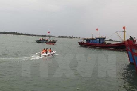 Kêu gọi khẩn cấp cứu nạn các tàu cá bị trôi dạt trên biển