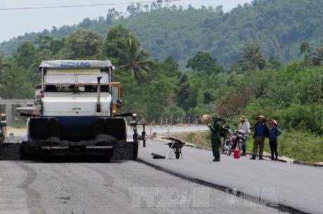 Đầu tư dự án đường Hồ Chí Minh đoạn La Sơn - Túy Loan