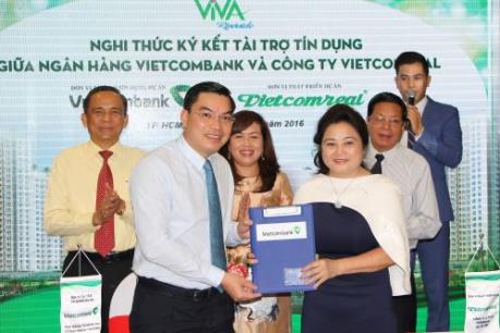 Vietcombank "bơm" gần 1.500 tỷ đồng cho nhiều dự án bất động sản