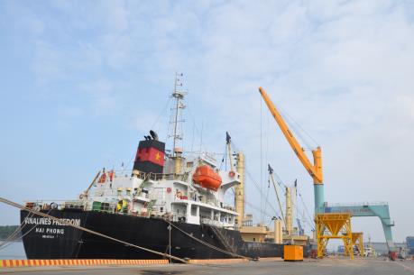 9 tháng, giá trị xuất nhập khẩu hàng hóa ước đạt 253,65 tỷ USD