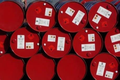 Giá dầu thế giới tiếp tục tăng mạnh
