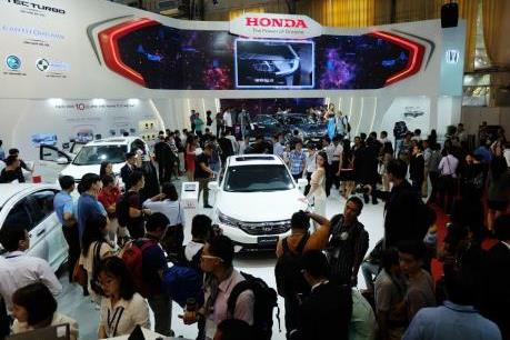 Khai mạc Triển lãm Ô tô Việt Nam 2016