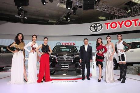 Toyota ra mắt Fortuner thế hệ mới và Hilux nâng cấp