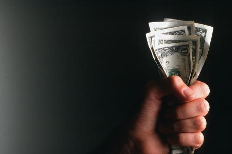 Chứng khoán chiều 7/10: Nhiều cố phiếu trụ giảm giá, VN-Index mất mốc 684