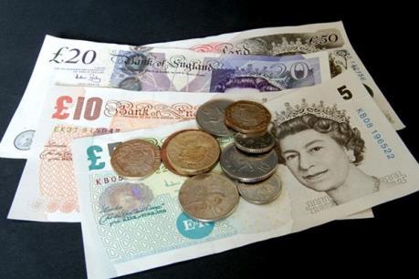Đồng bảng Anh bất ngờ giảm 10% giá trị chỉ trong vài phút