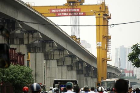 Hợp long phiến dầm cuối cùng dự án đường sắt đô thị Cát Linh-Hà Đông