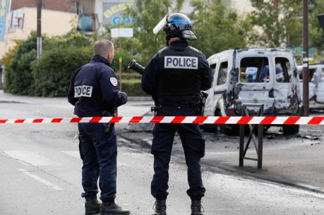 Pháp: 4 cảnh sát bị thương trong các vụ tấn công bằng bom xăng