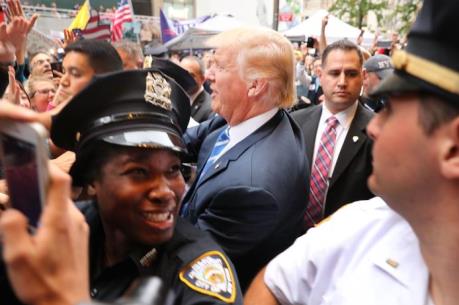 Bầu cử Tổng thống Mỹ 2016: Tỷ phú D.Trump tuyên bố không rút khỏi cuộc đua 