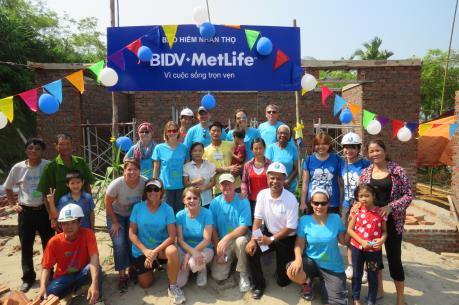 BIDV Metlife trao tặng 20 ngôi nhà cho các gia đình khó khăn tại Phú Thọ