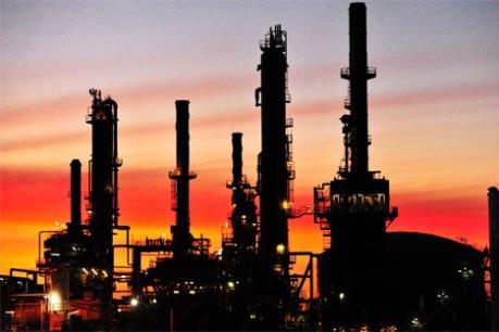 Giá dầu châu Á ngày 10/10 giảm do mối lo dư cung 