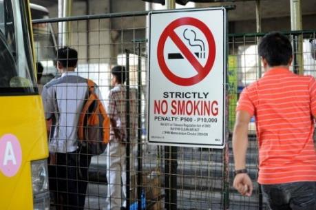 Philippines sắp ban hành lệnh cấm hút thuốc lá nơi công cộng