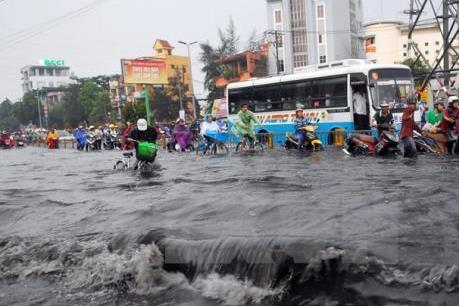 Dự báo thời tiết 17/11: Mưa to kết hợp triều cường, TP.HCM có khả năng bị ngập úng nặng