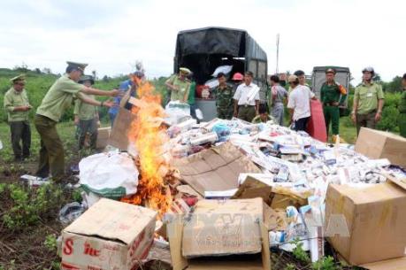 Liên tiếp bắt giữ ô tô chở thuốc lá lậu ở Bình Phước