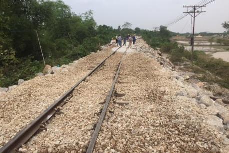 Chính thức thông tuyến đường sắt Bắc - Nam sau ảnh hưởng mưa lũ