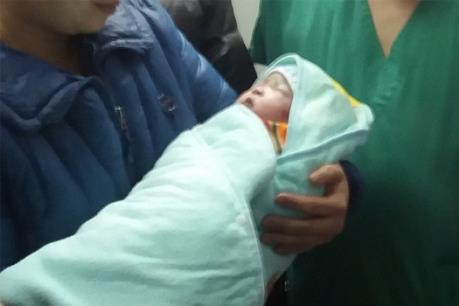 Cao Bằng: Đón bé gái đầu tiên chào đời bằng thụ tinh nhân tạo