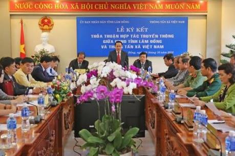 TTXVN ký kết hợp tác truyền thông với UBND tỉnh Lâm Đồng