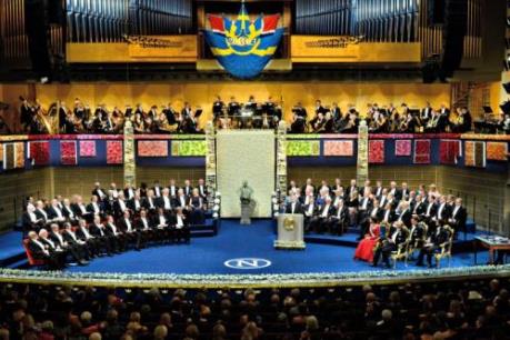 70 nhà khoa học Mỹ đạt giải Nobel ủng hộ bà Hillary Clinton