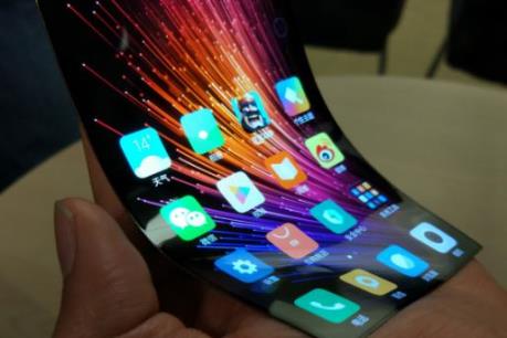 Xiaomi gây ấn tượng với mẫu màn hình có thể bẻ cong