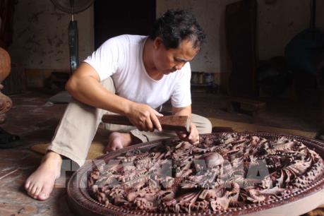 Gìn giữ tinh hoa nghề chạm khắc gỗ hơn 800 tuổi