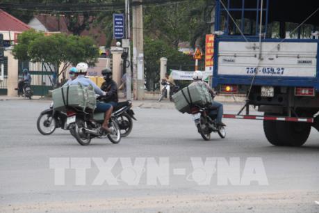 Buôn lậu thuốc lá bùng phát tại khu vực phía Nam - Bài 1: Thủ đoạn tinh vi, manh động