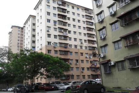 Giải cứu một phụ nữ Việt Nam định nhảy lầu tự tử ở Malaysia