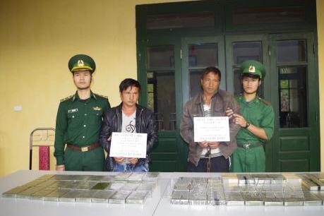 Thanh Hóa: Bắt hai đối tượng vận chuyển 69 bánh heroin