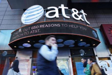 Nhà đầu tư của AT&T cân nhắc lợi hại từ vụ thâu tóm Time Warner