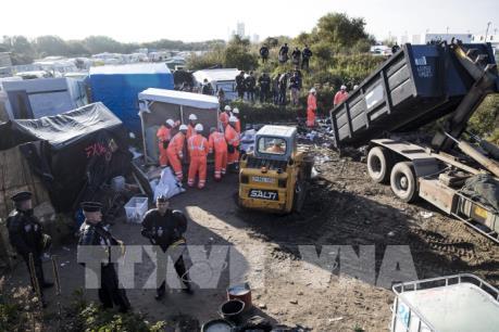 Pháp hoàn tất chiến dịch xóa sổ khu trại tị nạn ở Calais