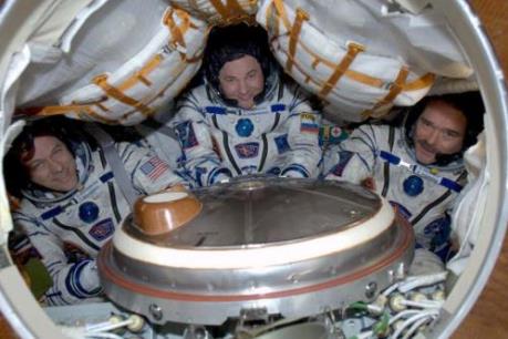 Ba phi hành gia trở về Trái Đất an toàn sau 4 tháng trên trạm ISS