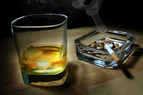 Một số thói quen làm tăng nguy cơ đột quỵ