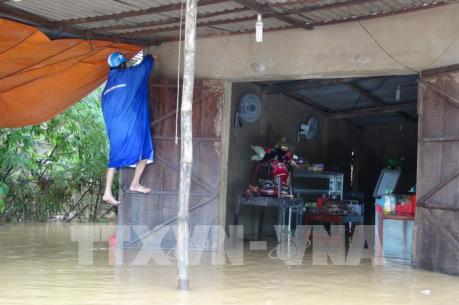 Quảng Bình: Mưa to, hàng trăm nhà dân ngập trong nước
