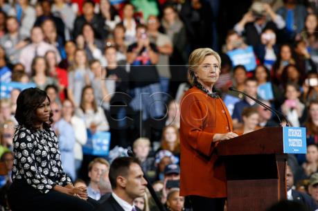 Bầu cử Mỹ 2016: FBI điều tra các thư điện tử của trợ lý cho bà H.Clinton