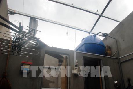 Lốc xoáy khiến gần 100 nhà dân tại Quảng Bình bị tốc mái